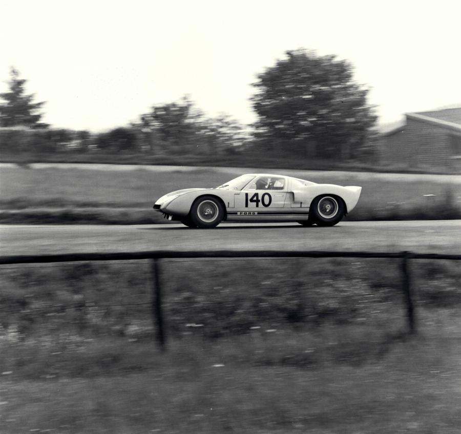  Ford GT40 (Mk I) 1965 года  (фото 40 из 66)